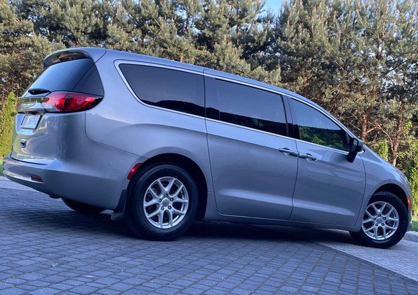 Chrysler Pacifica cena 85999 przebieg: 100000, rok produkcji 2017 z Częstochowa małe 379
